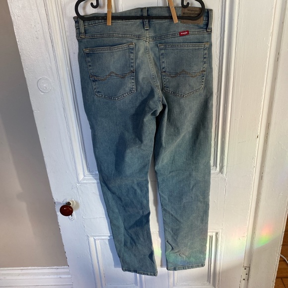NWT WRANGLER MENS JEANS - Picture 2 of 3